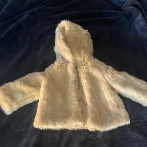 Zara faux fur cream-being baby girl winter coat